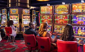 Dynamic sports betting and casino games on mobile screens